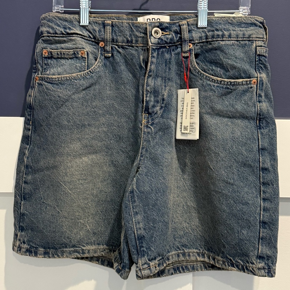 BDG Urban Outfitters Low Rise relaxed Boyfriend Women’s Jean Shorts Size M NWT